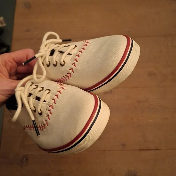 NWOT Keds & Toronto Blue Jays White Canvas Sneakers w/ Red Stitching (US 6.5) - Picture 6 of 9